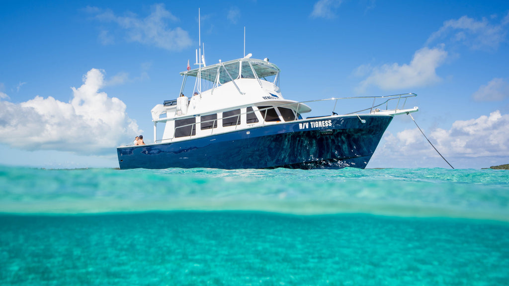 Picture of boat on the water.