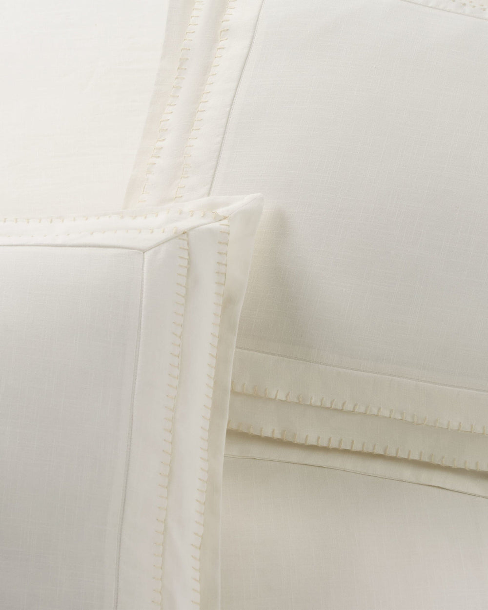 The front view of the Southern Tide Southern Tide Bellweather Comforter Set by Southern Tide - White